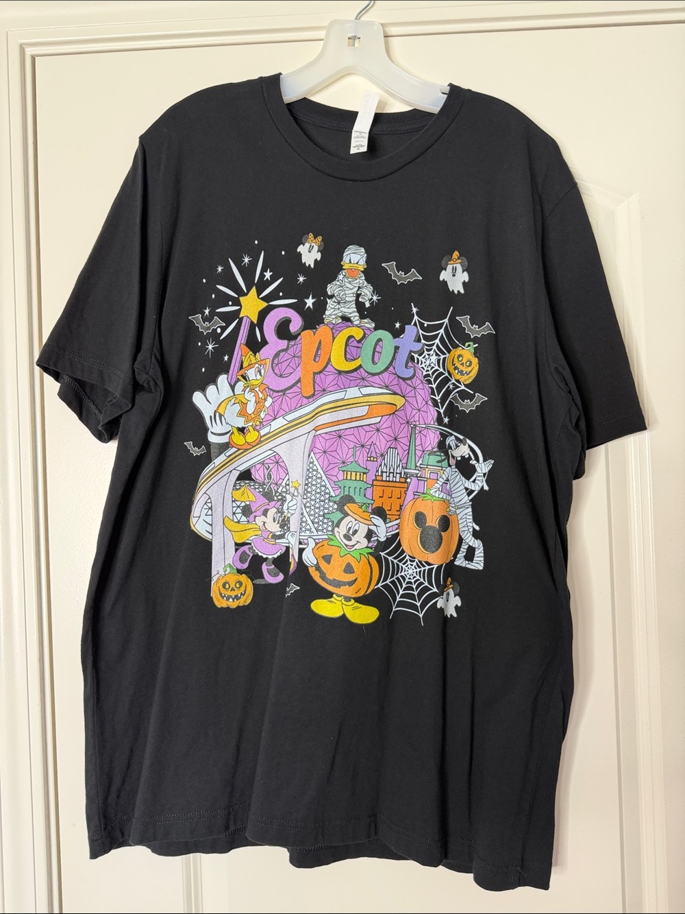Epcot Halloween Graphic Tee size XL